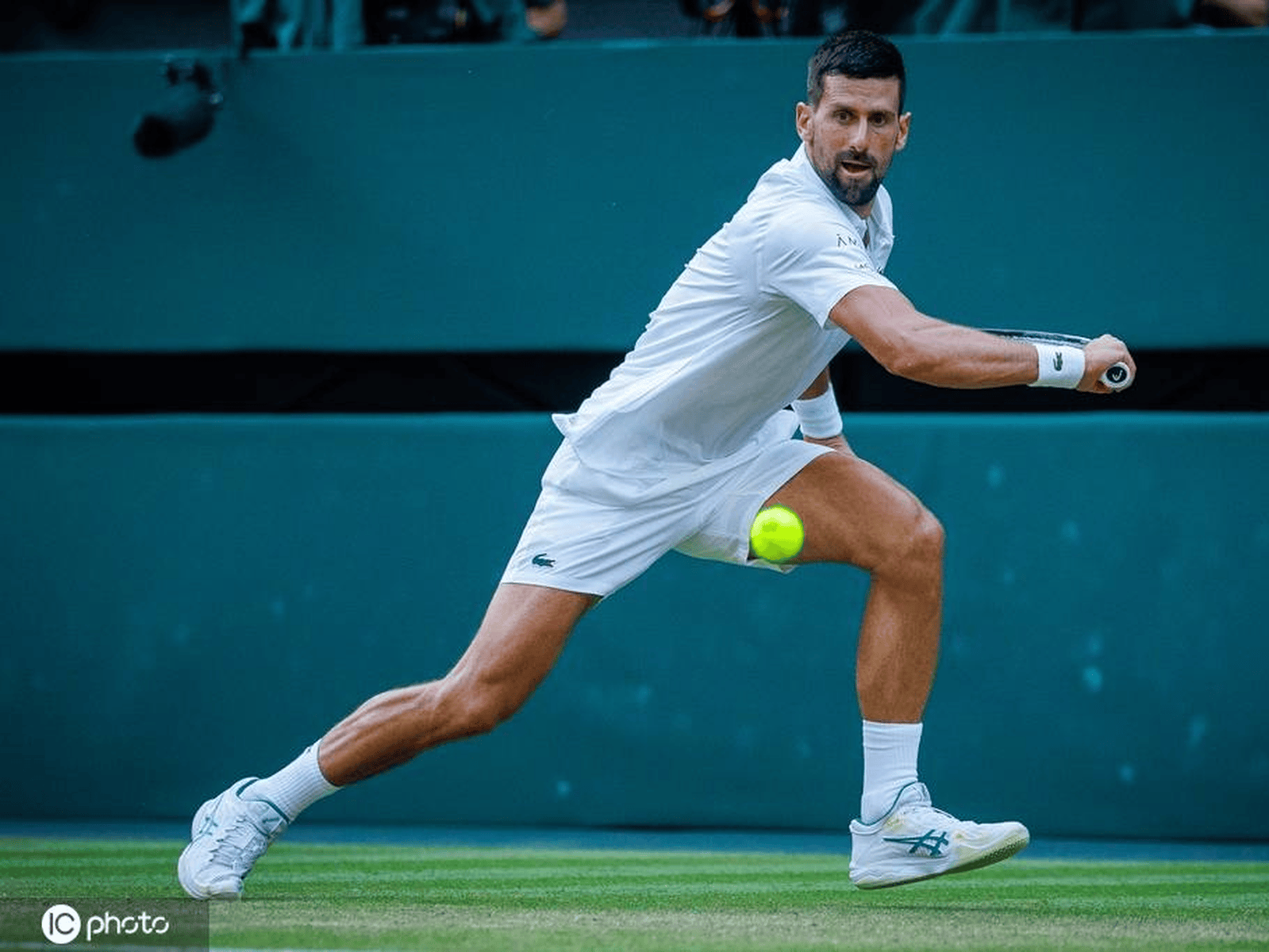 九游体育-德约科维奇连续十五场比赛得分超过突破纪录，拜仁挑战极限！的简单介绍