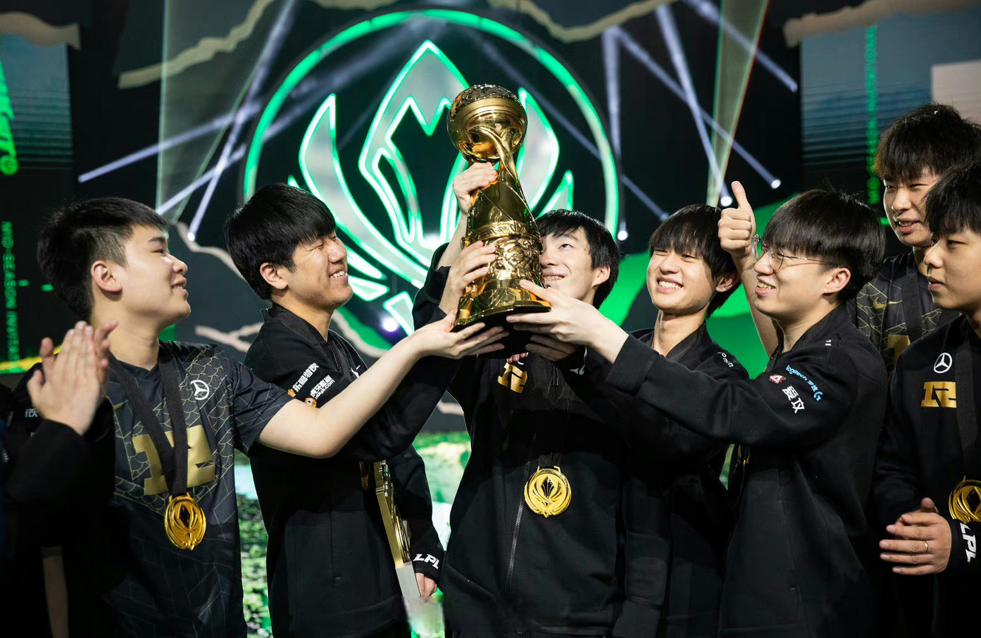 九游娱乐-Scout巅峰对决，Ming与80激战RNG分钟，比分优势明显胜负难料！的简单介绍